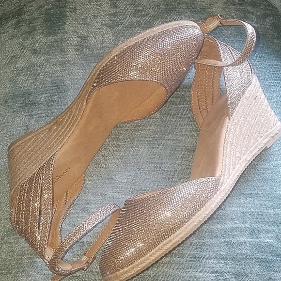 🎉Sale $30 White Mountain Espadrilles - Picture 3 of 9